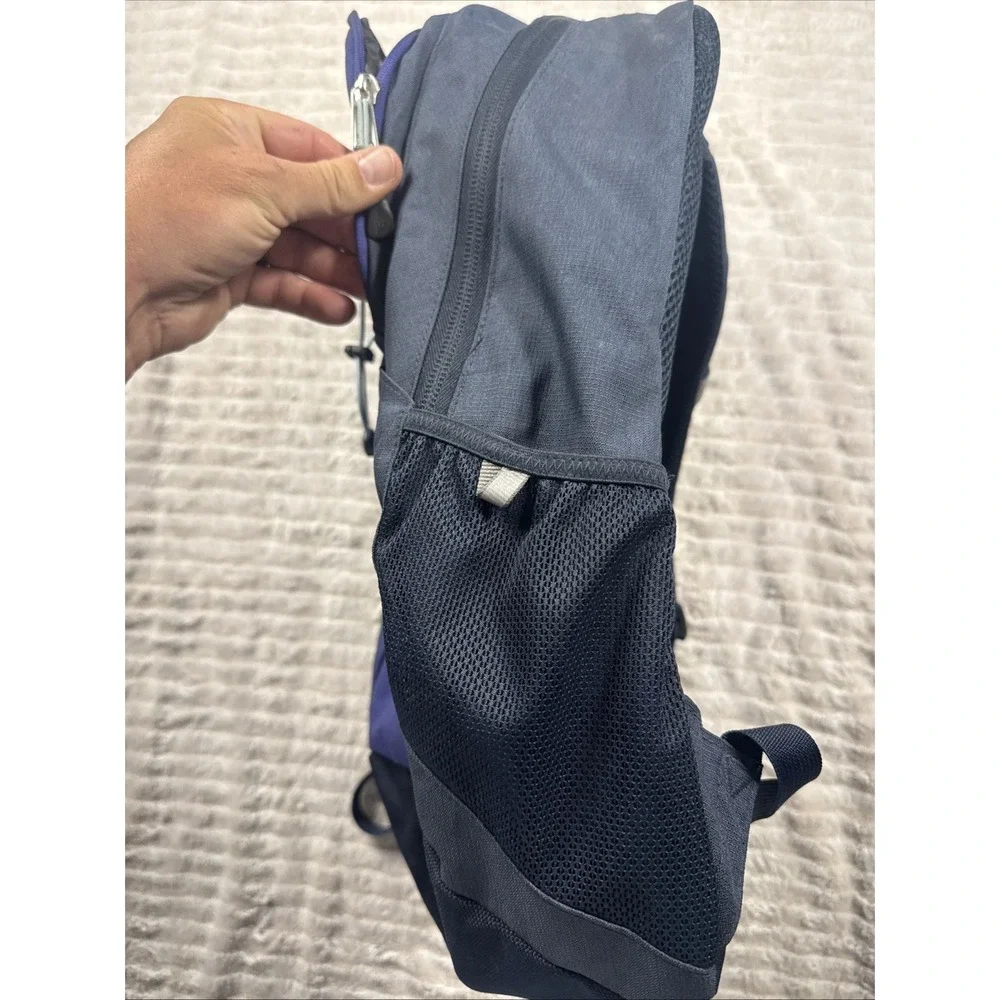 North Face Jester Backpack Blue 3 Space Padded Hiking School Excellent Very Nice